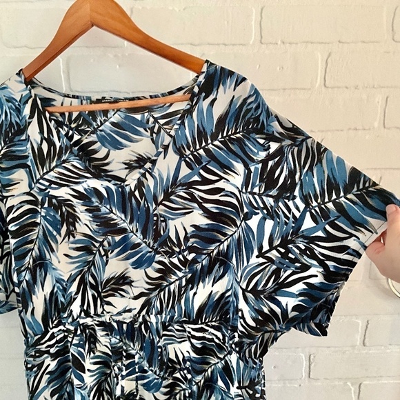 Mario Serrani Cute Tropical Palm leaves White/beige/navy/blue coverup Size L - Picture 7 of 13